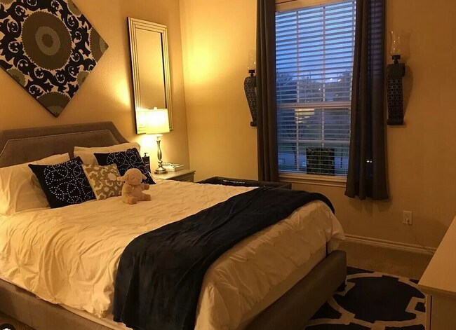 Building Photo - 950 Henderson-149.64