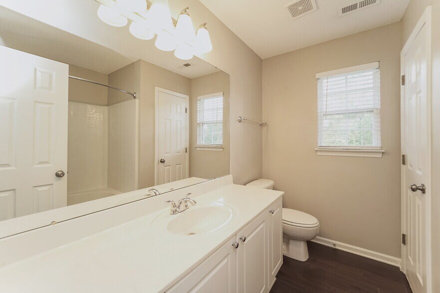 Building Photo - 14313 Blue Grass Dr