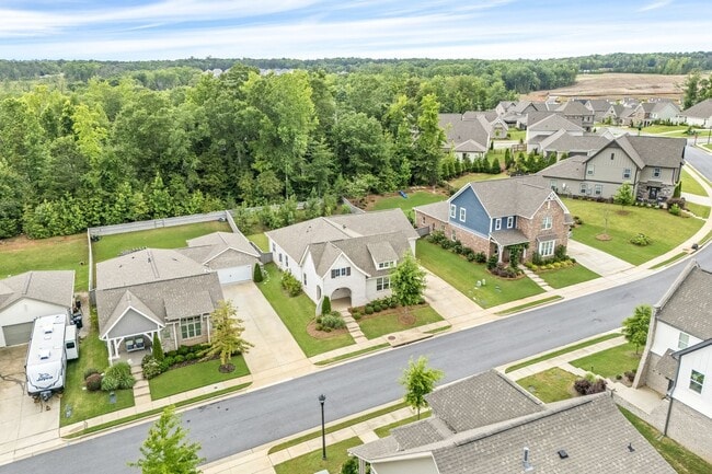 Building Photo - 826 Clear Spring Dr