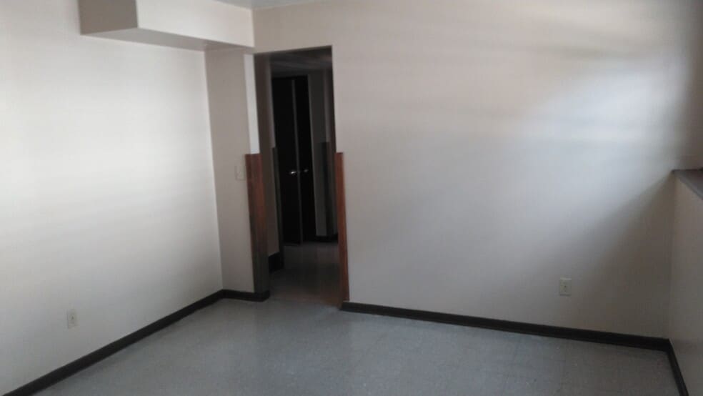 Bedroom - 562 Stoddard Ave