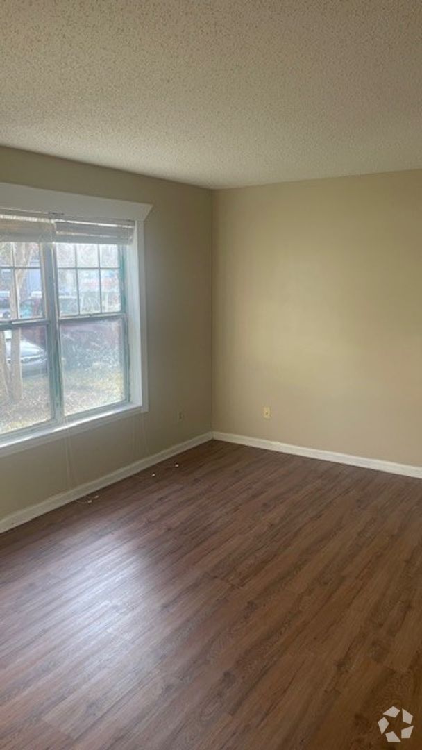 Building Photo - 1 Bedroom, 1 Bath Condo Coming soon!