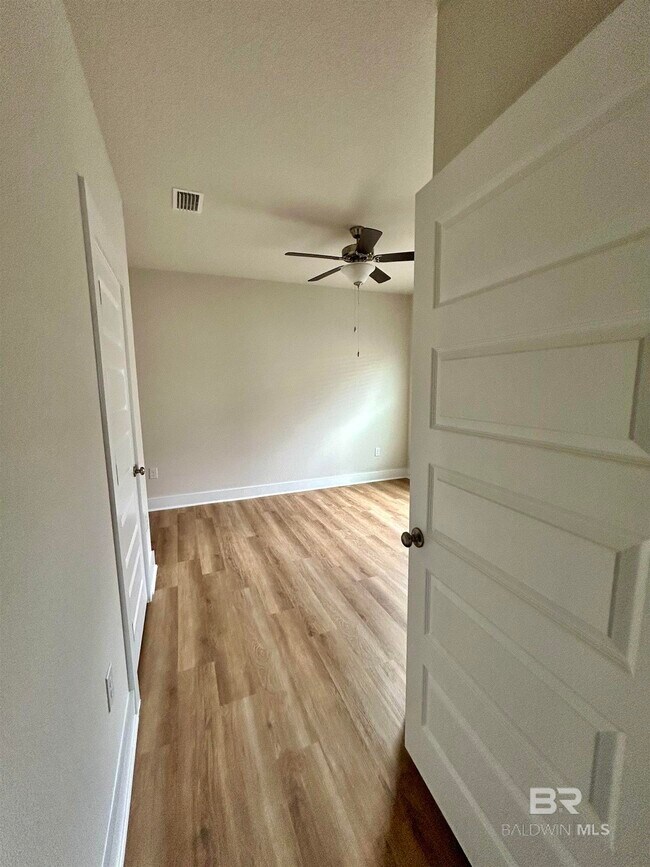 Building Photo - 8708 Sea Star Cir