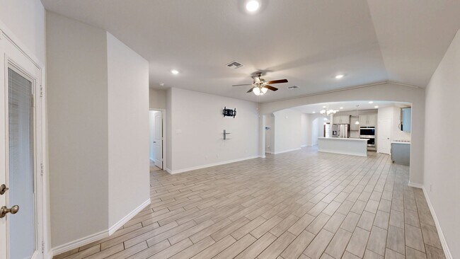 Building Photo - CHECK OUT THIS 4 BEDROOM, 2 BATH, 3 CAR GARAGE HOME IN HARKER HEIGHTS!