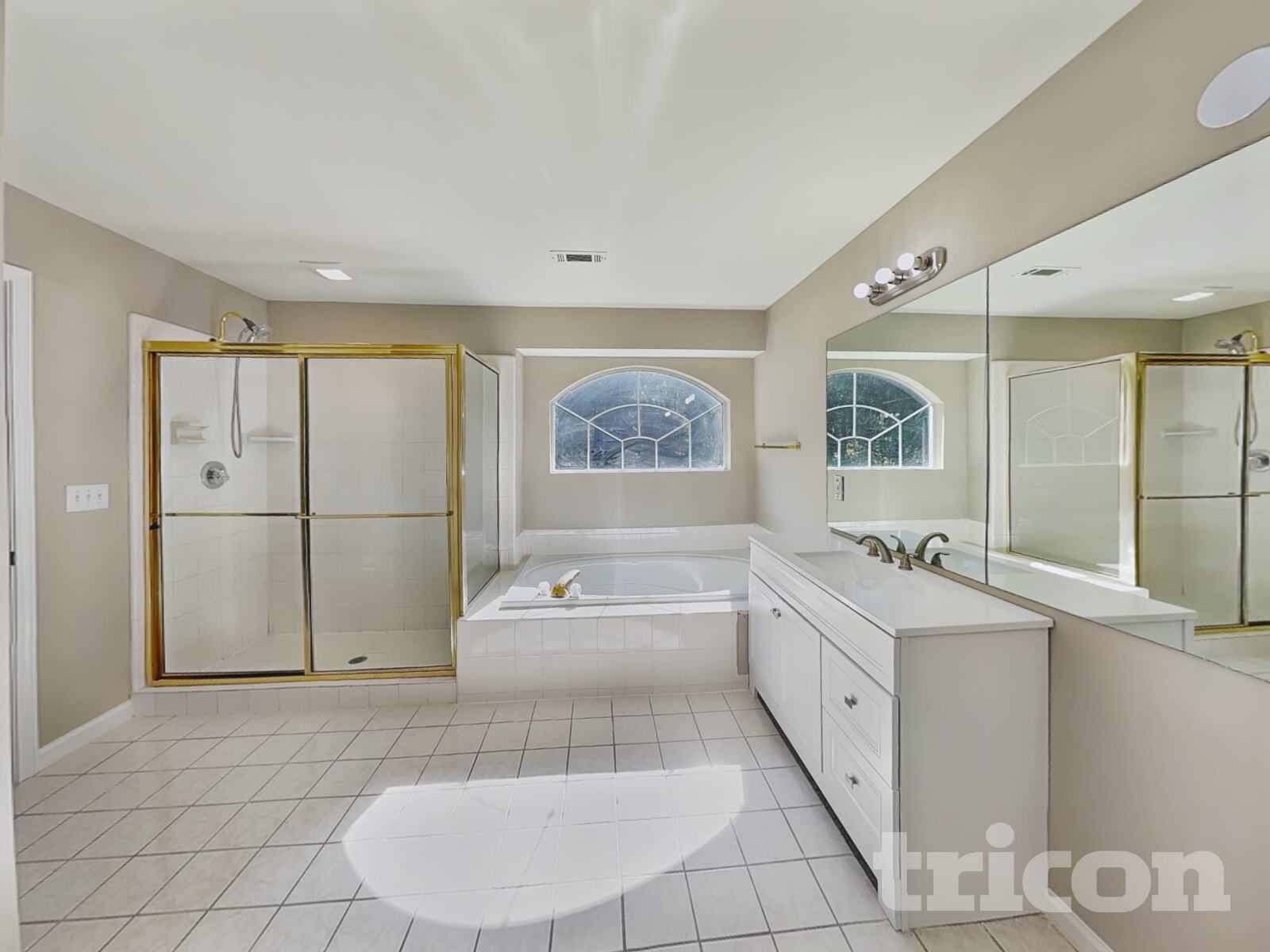 Building Photo - 112 Falling Waters Dr