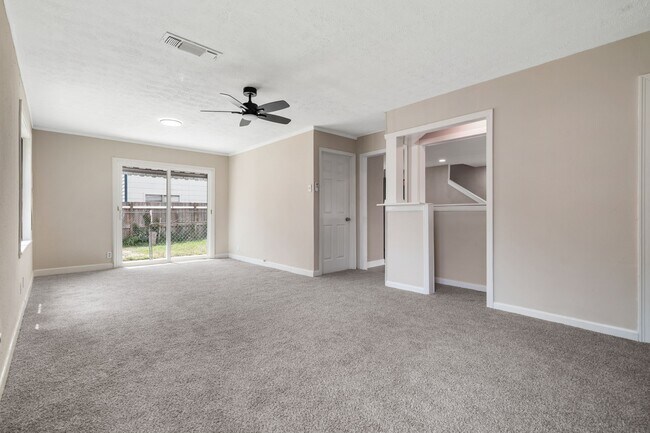 Building Photo - 1225 3rd Ave N