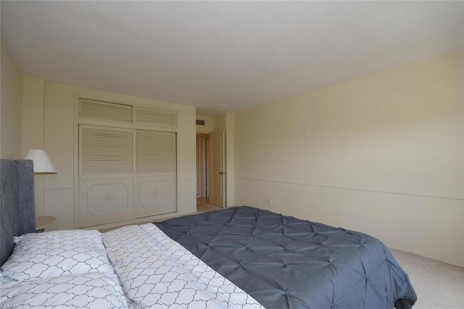 Building Photo - 3850 Galt Ocean Dr