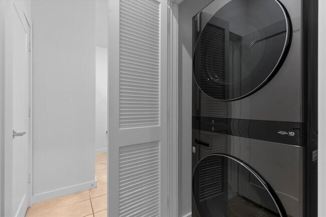 Building Photo - 4802 S Congress Ave