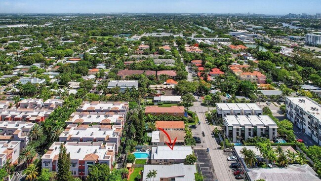 Building Photo - 1037 N Victoria Park Rd