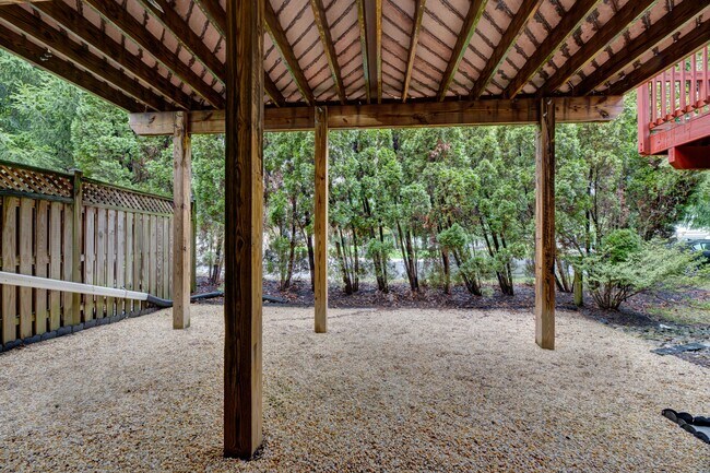 Building Photo - 2032 Ashleigh Woods Ct