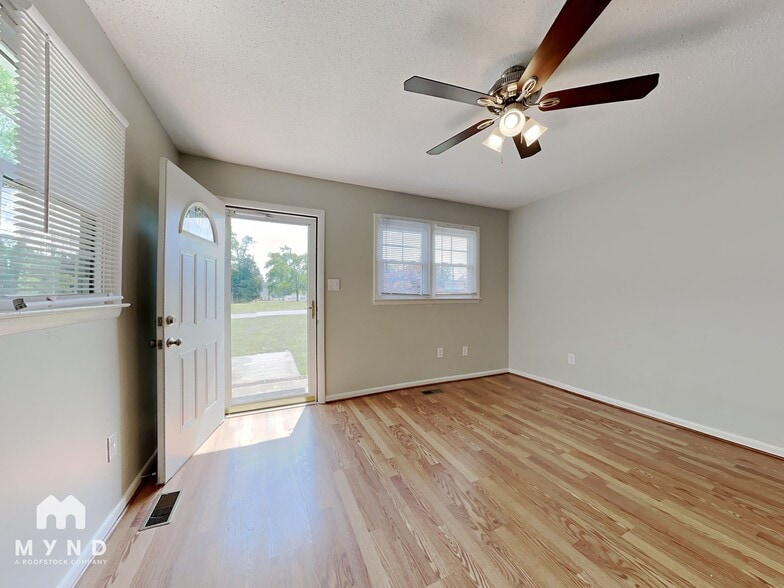 Building Photo - 207 Britt St