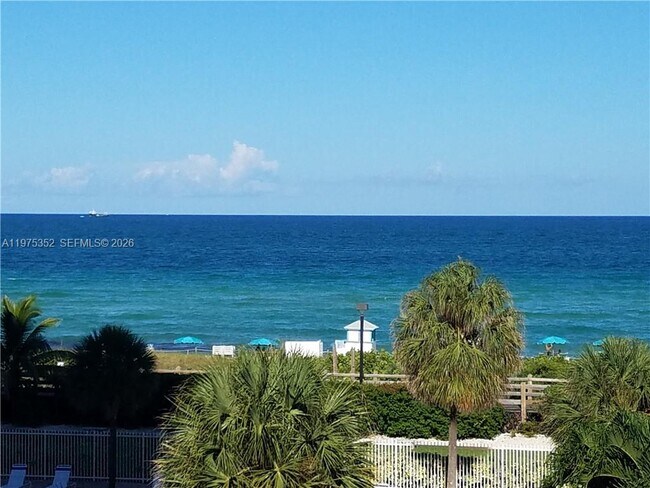 Building Photo - 2457 Collins Ave