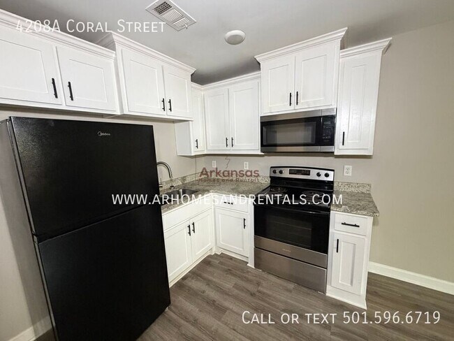 Building Photo - 4208 Coral St