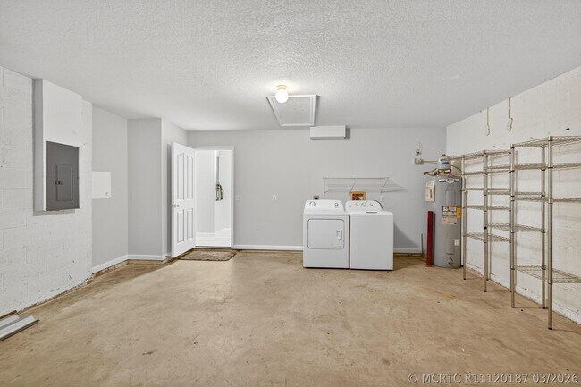 Building Photo - 4919 NW Forlano St