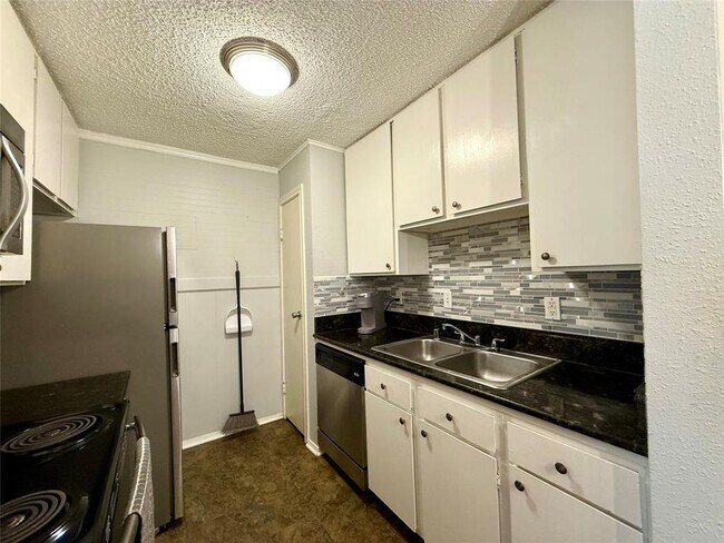 Building Photo - 7950 N Stadium Dr