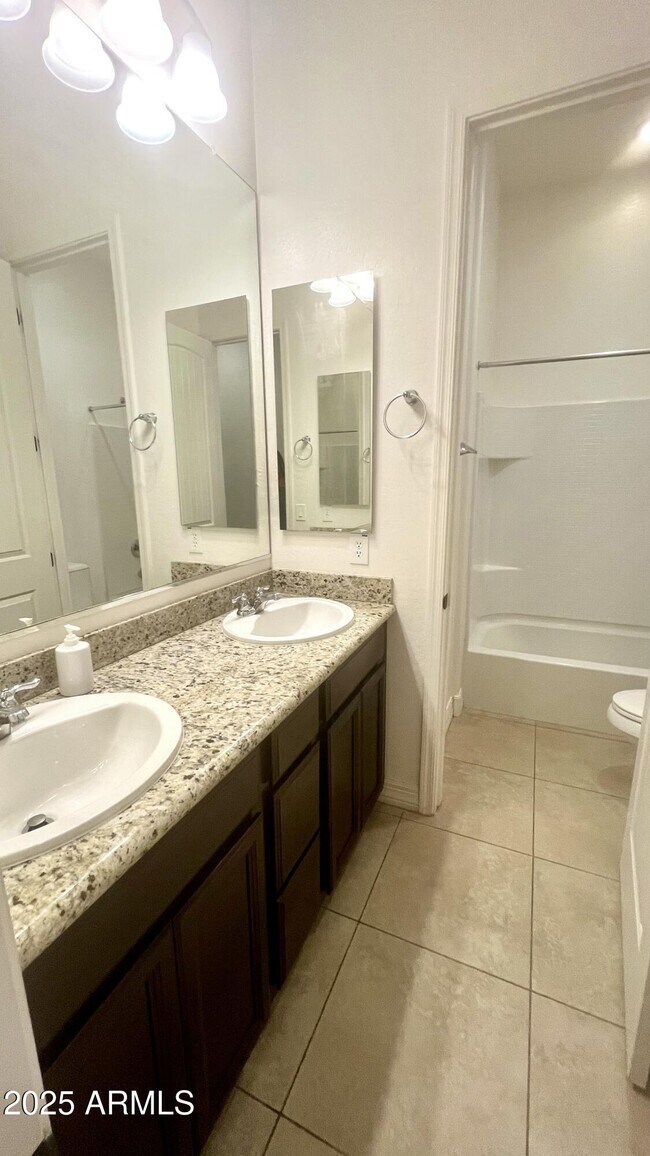 Building Photo - 4571 N Arbor Way