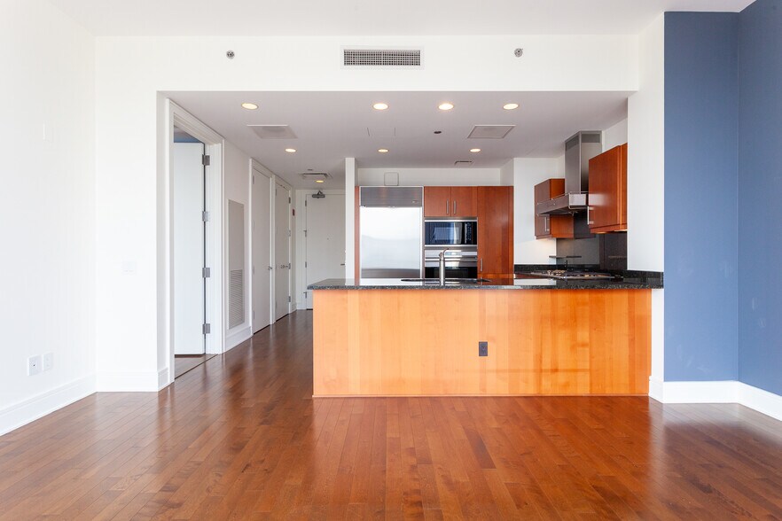Building Photo - 401 N Wabash Ave