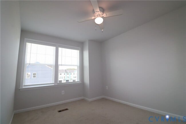 Building Photo - 419 Burden Dr