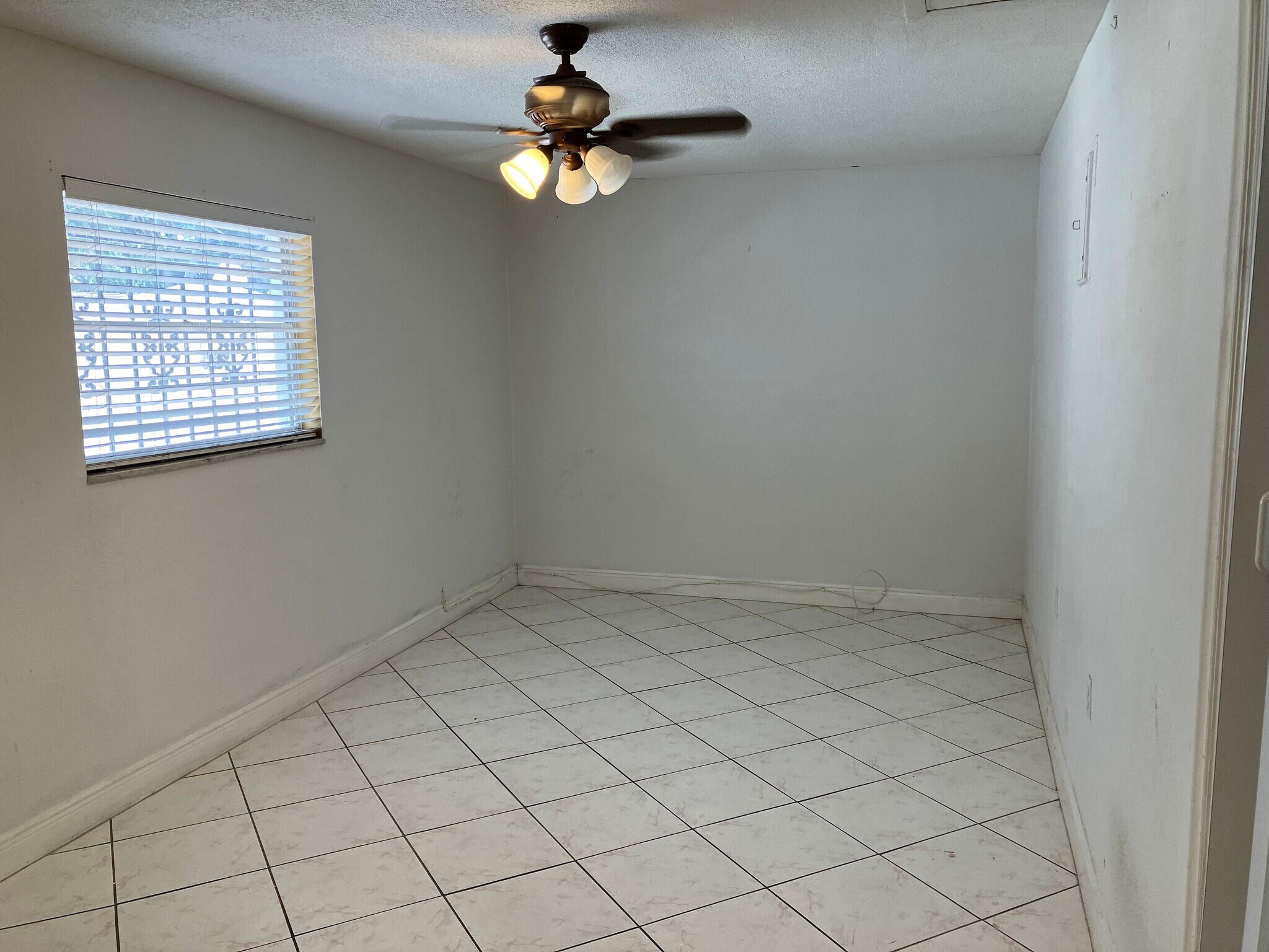 Building Photo - 3017 W Heiter St