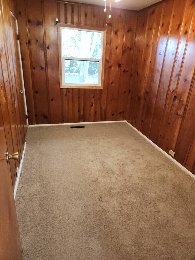 Building Photo - 322 Mary Alice Rd