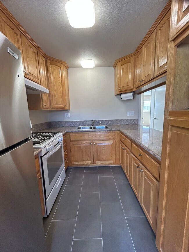 Building Photo - 4172 Del Amo Blvd