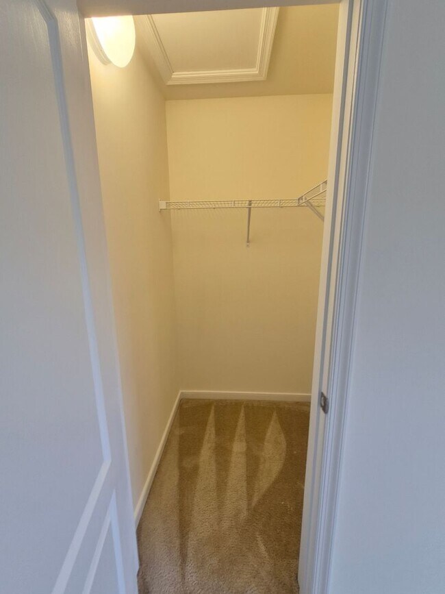 Building Photo - 15 Sweet William Dr
