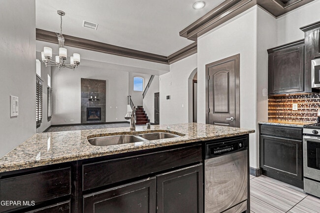 Building Photo - 12744 Midland Ct