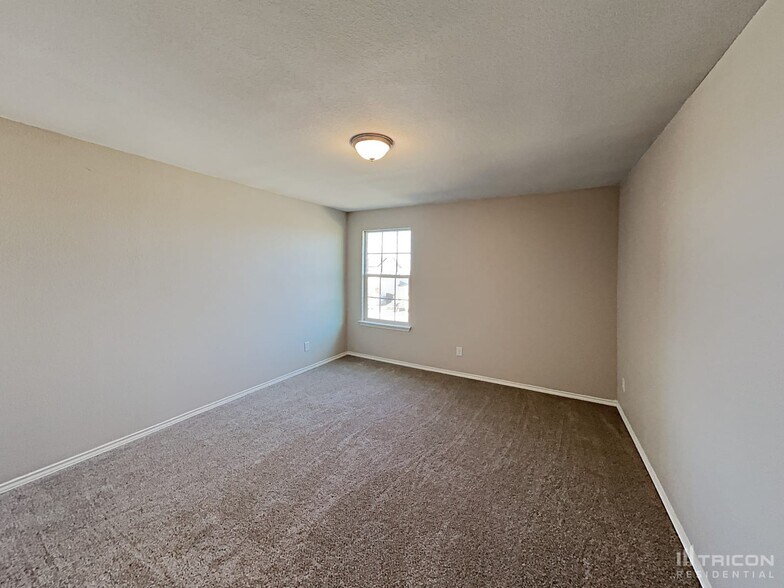 Building Photo - 7135 Aphrodite Mist