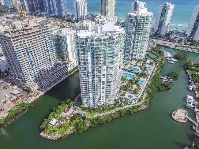 Building Photo - 16500 Collins Ave
