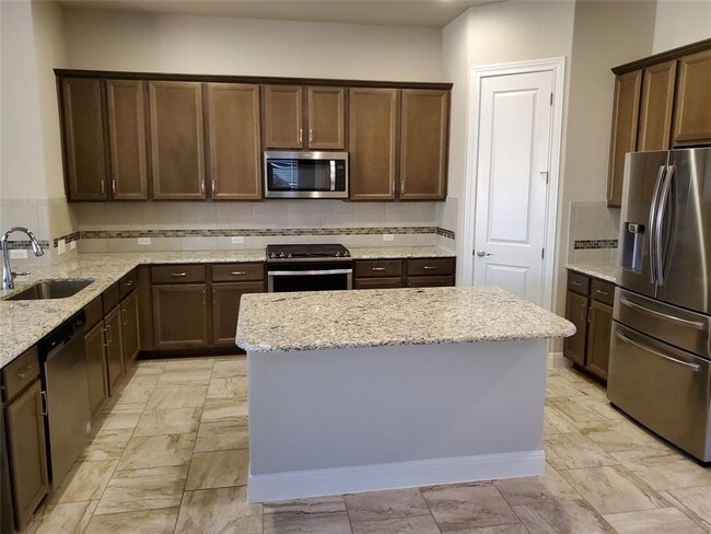 Building Photo - 539 Tanda Ln