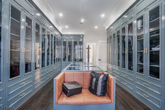 Building Photo - 6 Deer Trail Rd