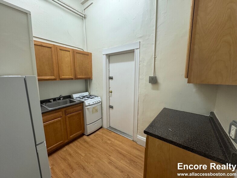 Building Photo - 1173 Boylston St