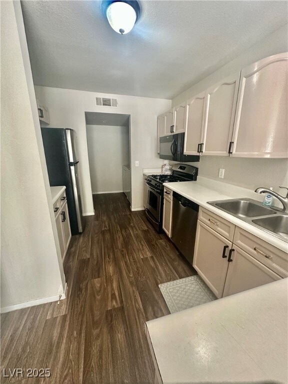 Building Photo - 2604 Ponderosa Pine Ave