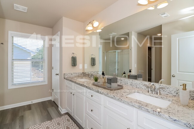 Building Photo - 357 Phaeton Ln