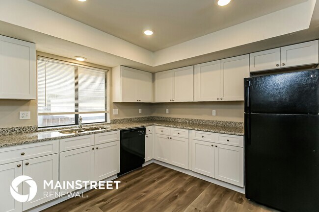 Building Photo - 9405 Briarcreek Dr