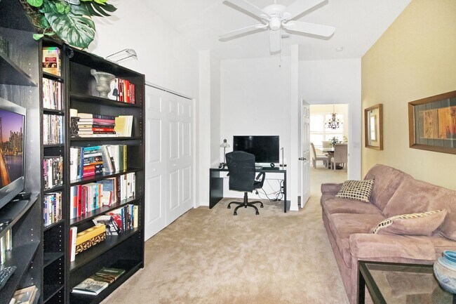 Building Photo - Triano Seasonal Condo for Rent