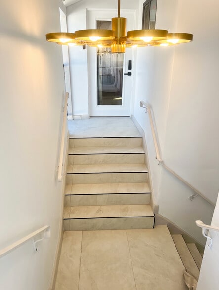 Building Photo - 8957 Hargis St