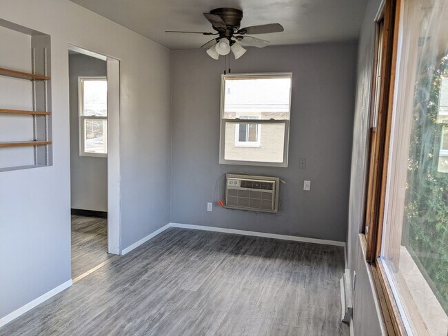 Building Photo - 1727 Silvercrest Dr