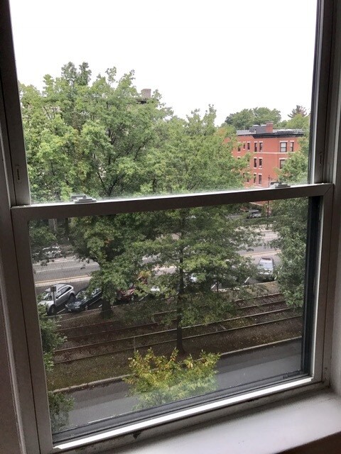 Building Photo - 1077 Beacon St
