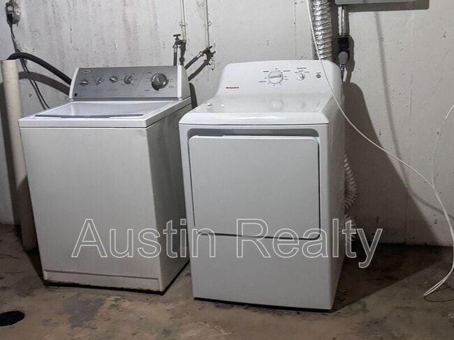 Building Photo - 26 Terry Dr