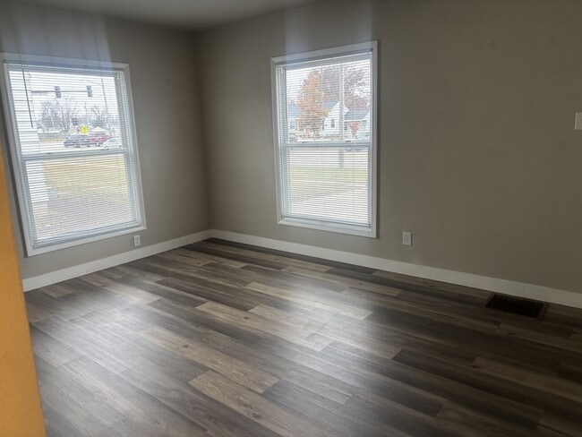 Building Photo - 1909 Williams Blvd SW