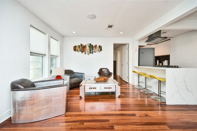 Building Photo - 1204 Archer St