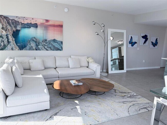 Building Photo - 460 NE 28th St