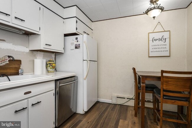 Building Photo - 934 Paoli Pike