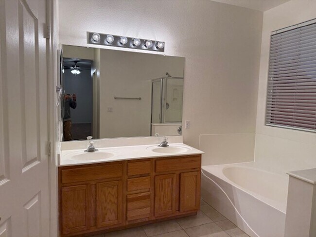 Building Photo - Flag Homes - 013