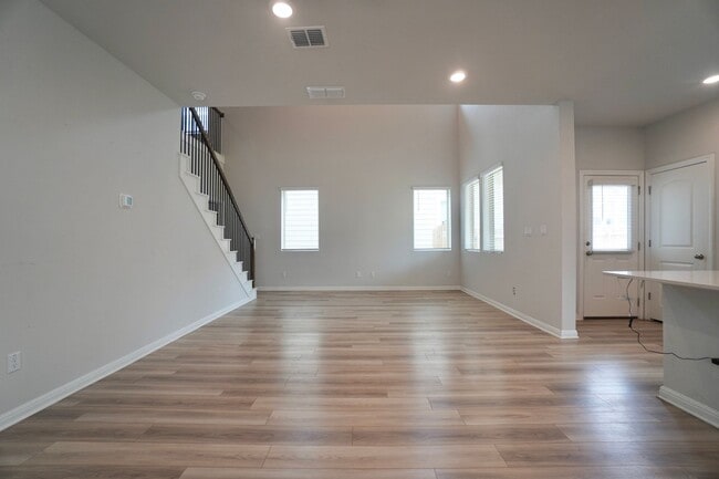 Building Photo - 2513 Danbury Ln
