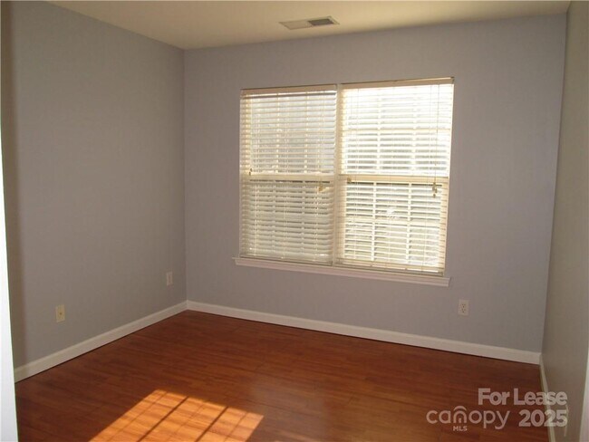 Building Photo - 8807 Ormeau Dr