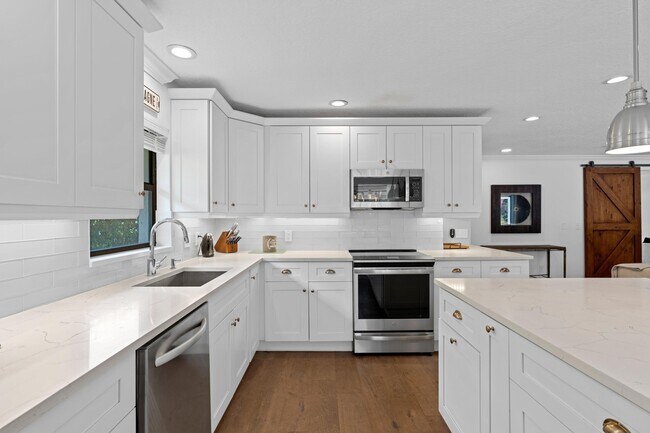Building Photo - 12931 N Normandy Way