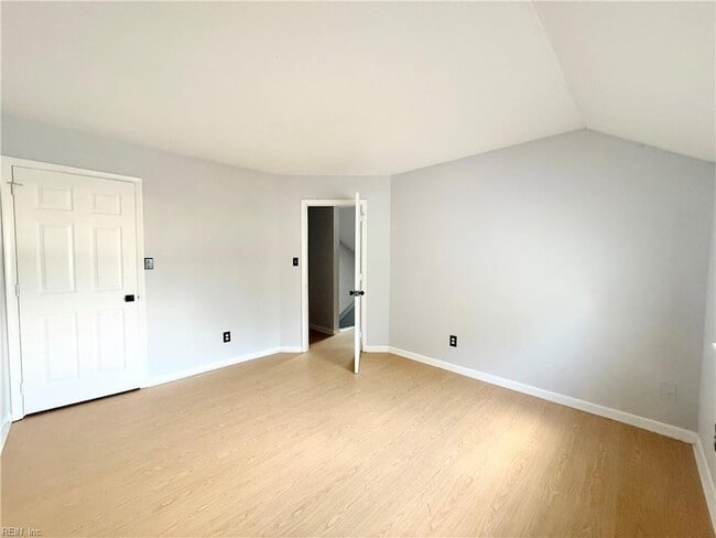 Building Photo - 579 Ayrshire Way