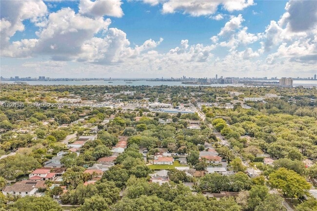 Building Photo - 320 NE 88th St