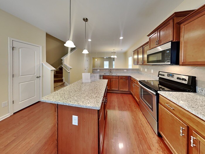 Building Photo - 11503 McDunkeld Dr